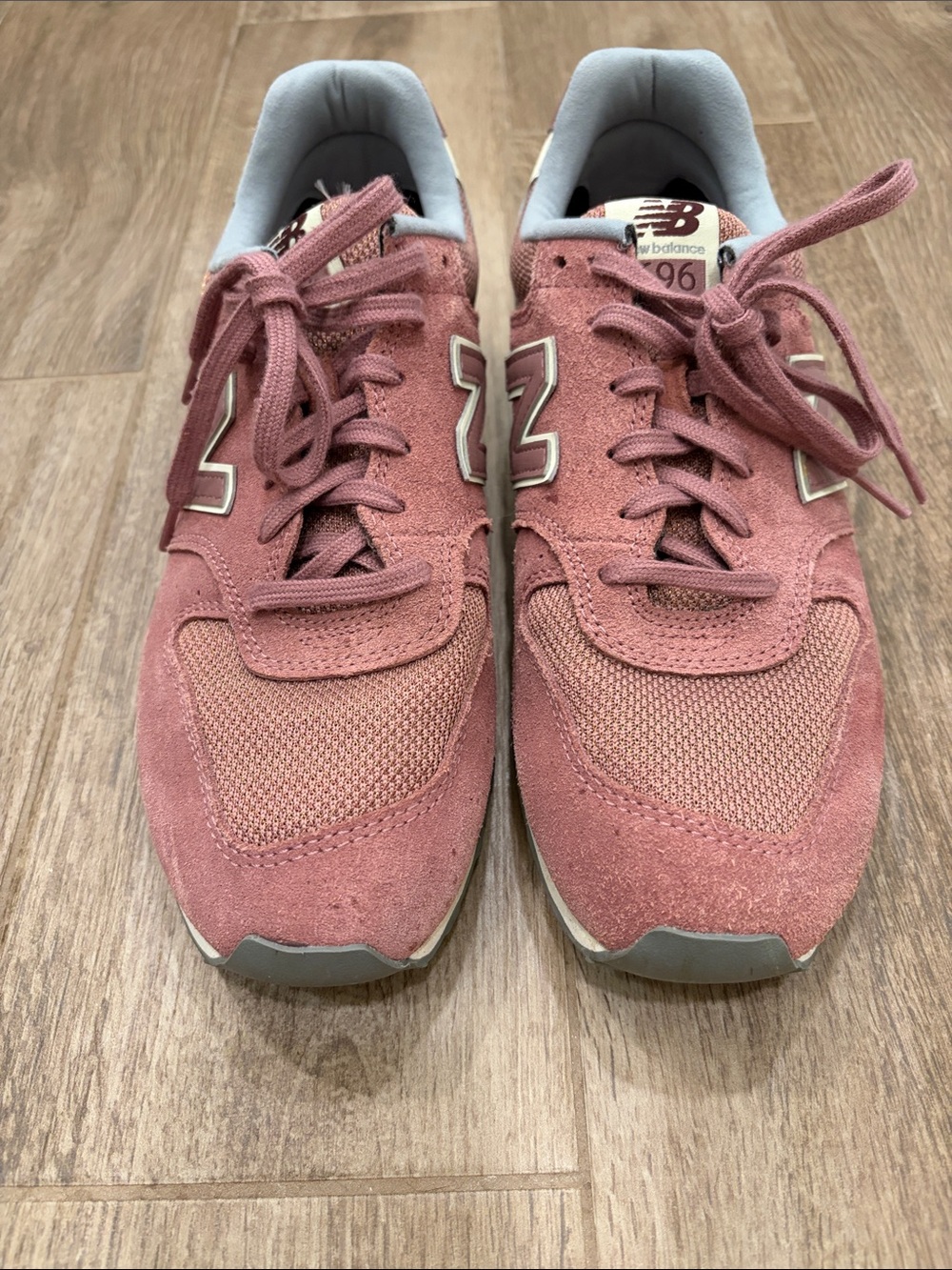 New Balance Women's 696 Suede Mesh Sneaker in Dusty Rose